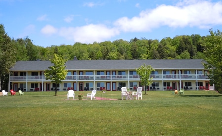Beach-Inn_Munising_MI_Lodging1