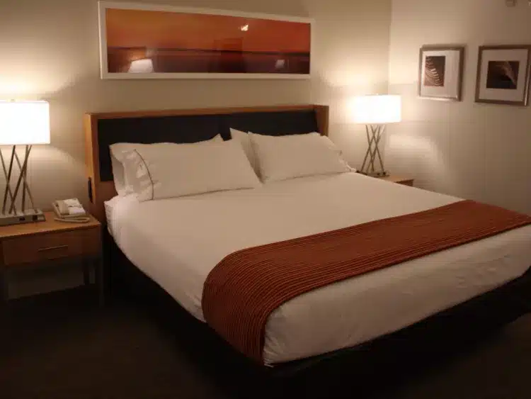 holiday-inn-express-munising-3777832024-4x3