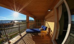 member_info_17-roam-inn-balcony-300x180_1498848546